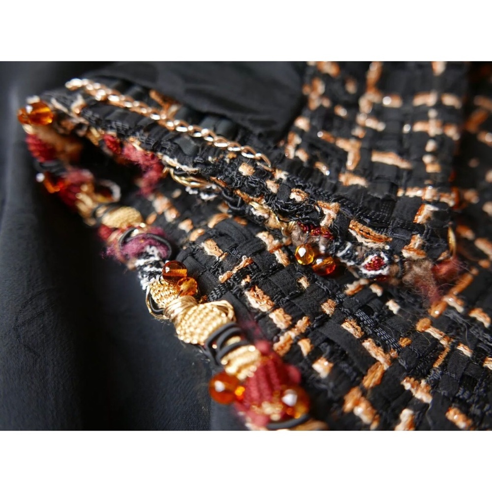 CHANEL 11C BLK/MULTI COLOUR LESAGE TWEED JACKET 6 - Picture 10 of 14